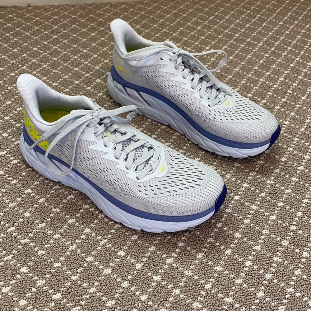 HOKA ONE ONE Women's Clifton 7 Running Shoes